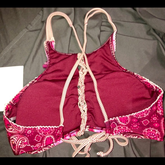 Women’s swimsuit top - Picture 2 of 2